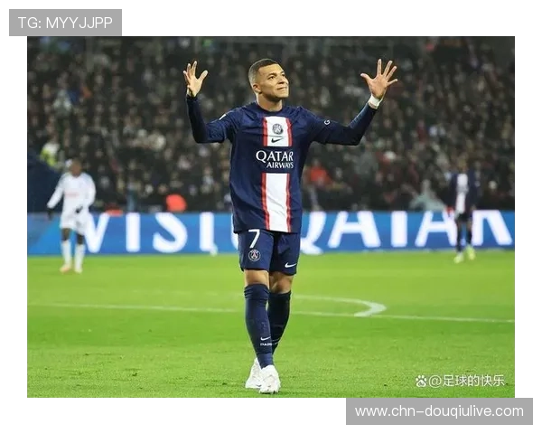 姆巴佩用C罗经典Siu庆祝致敬偶像，伯纳乌球迷欢呼