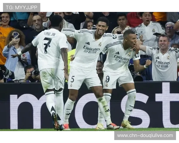 皇马更衣室举行团结晚宴，维尼修斯姆巴佩共同买单